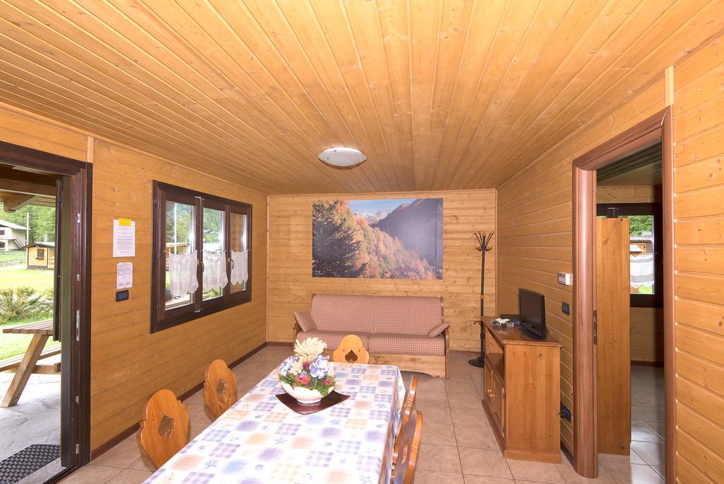 Margherita Camping & Resort Грессоне-Сен-Жан Номер фото