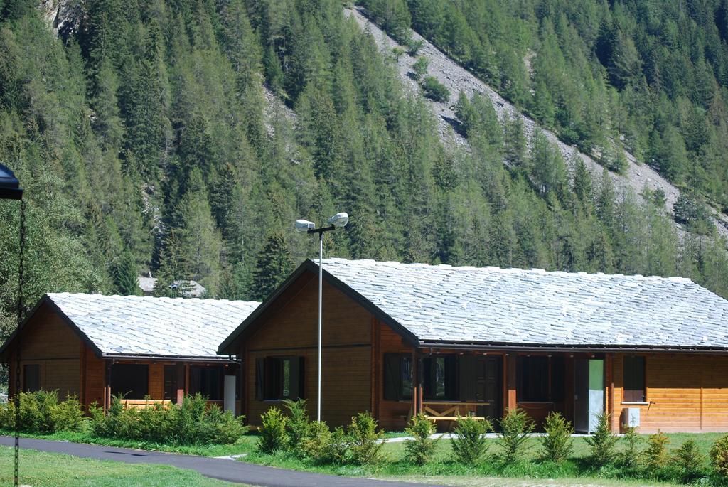 Margherita Camping & Resort Грессоне-Сен-Жан Екстер'єр фото